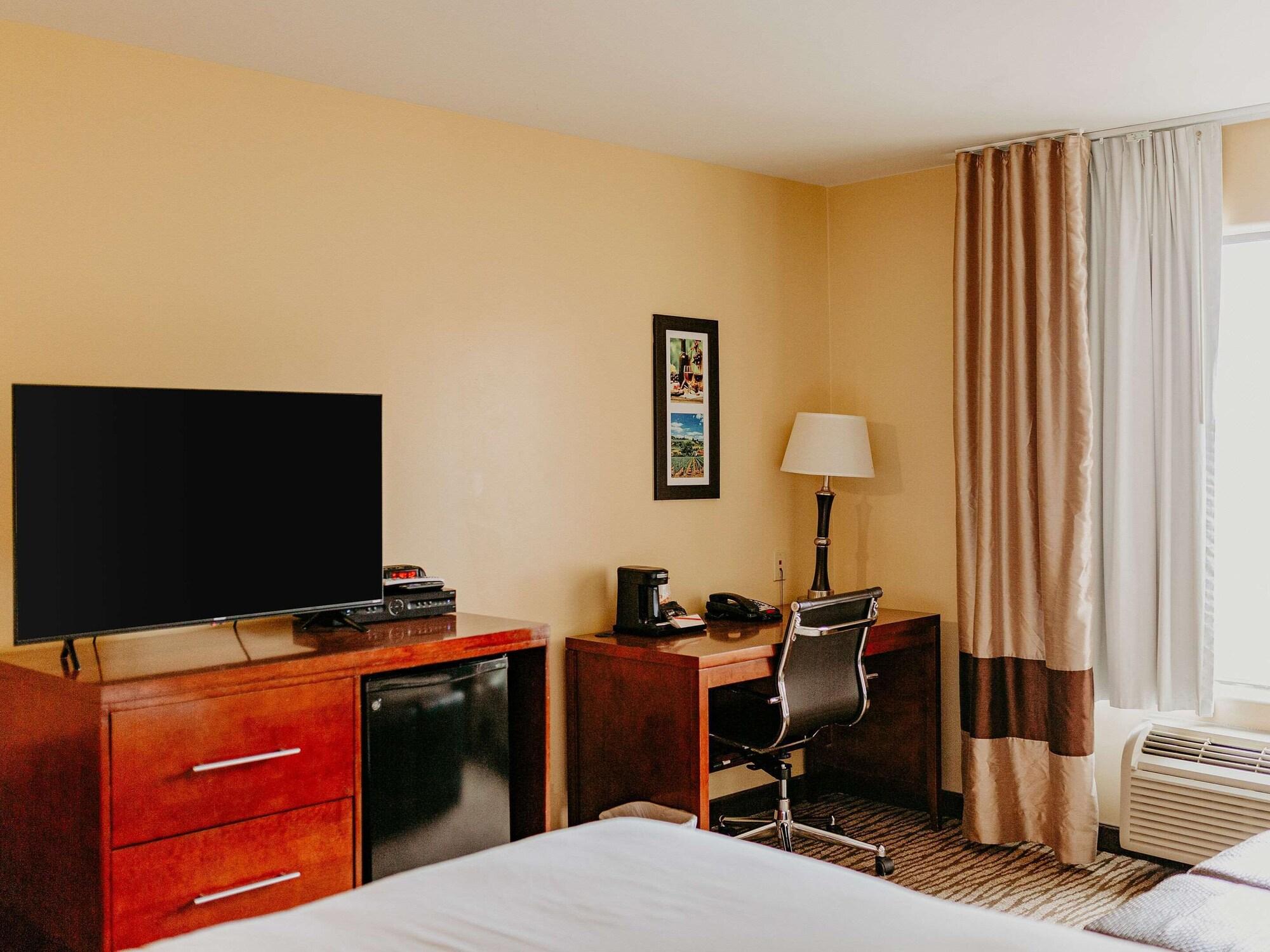 Comfort Inn Pomona Near Fairplex Экстерьер фото