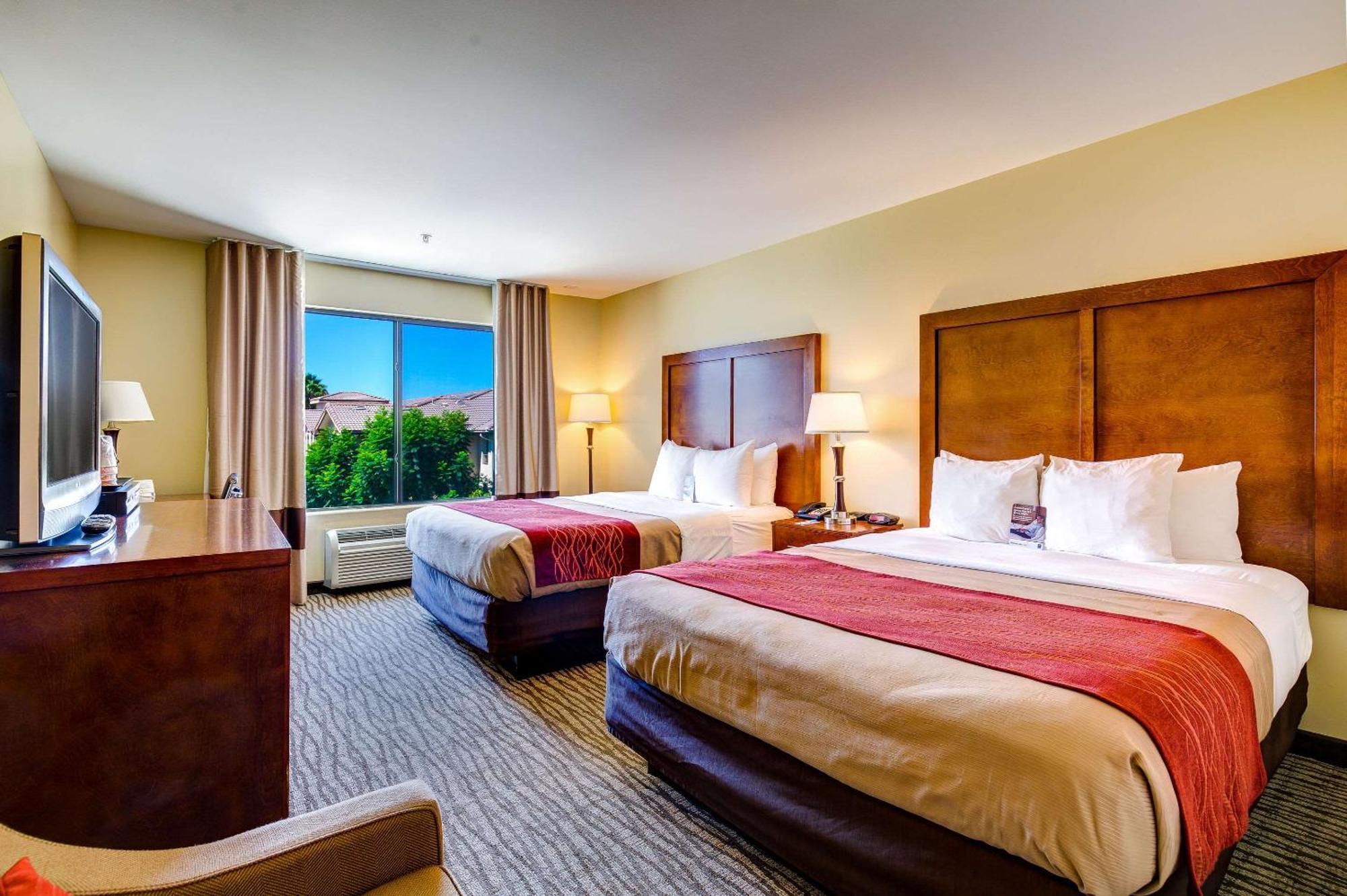 Comfort Inn Pomona Near Fairplex Экстерьер фото