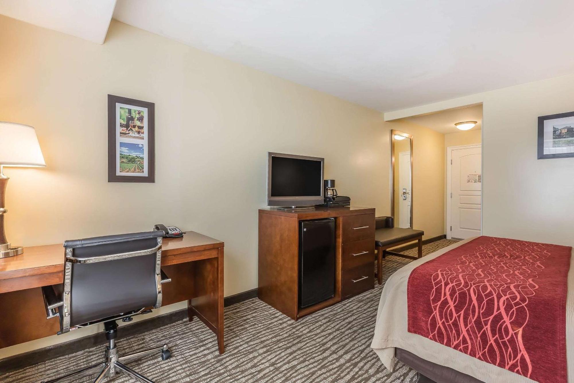 Comfort Inn Pomona Near Fairplex Экстерьер фото