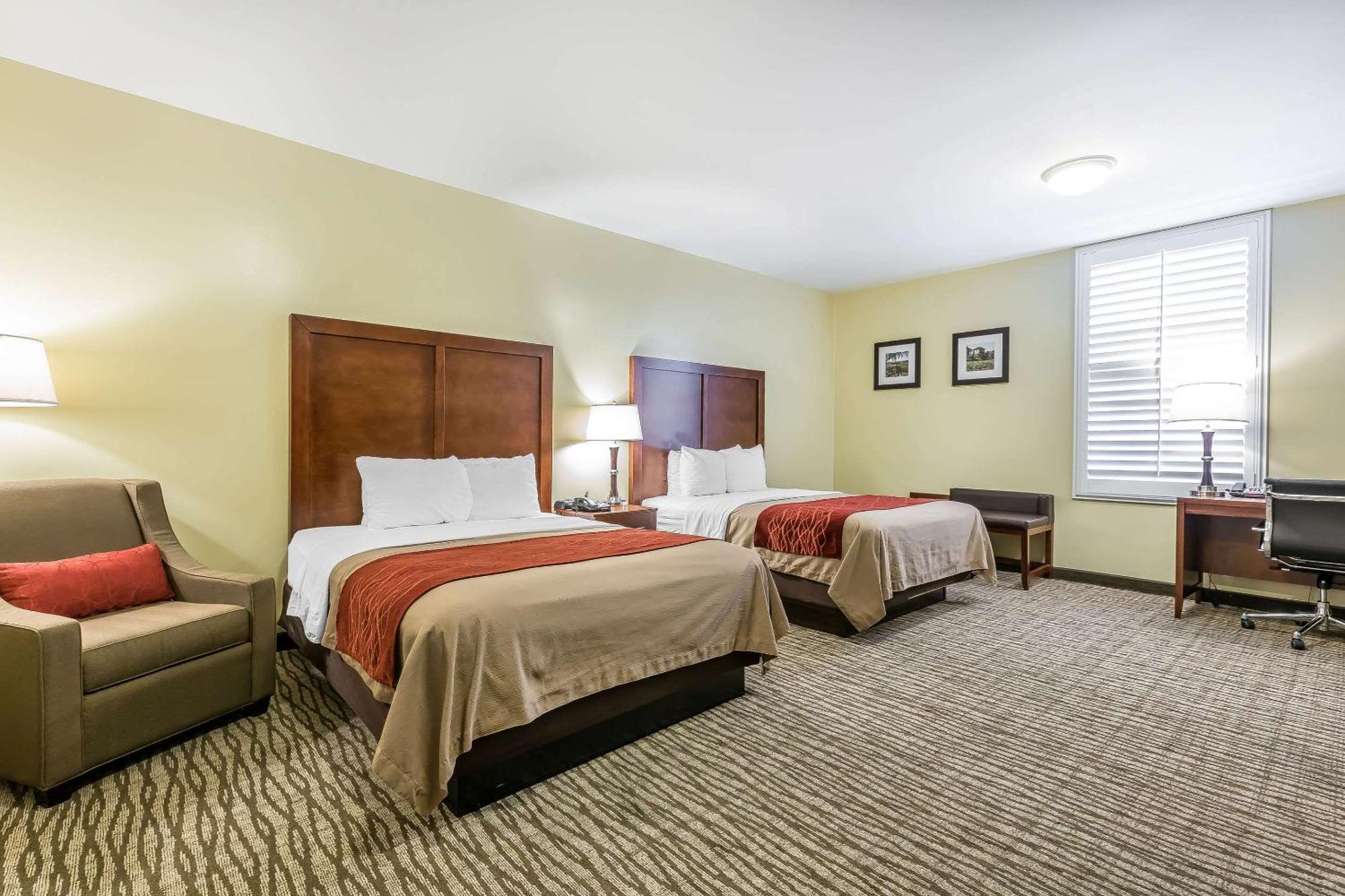 Comfort Inn Pomona Near Fairplex Экстерьер фото